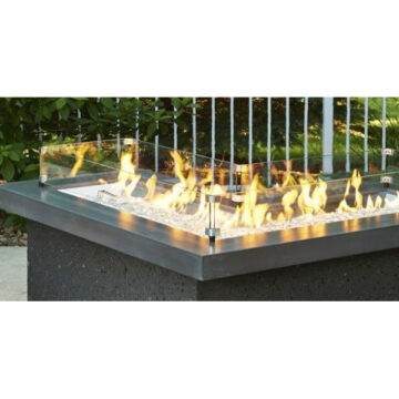 Linear L-Shaped Tempered Glass Wind Guard by Outdoor Greatroom