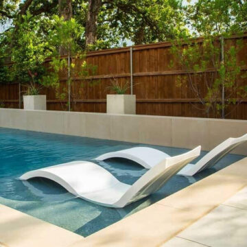 Signature Chaise by Ledge Lounger